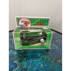 Vintage Sun Handheld Sewing Machine Cloth Self Feeding Stapler Style NIB